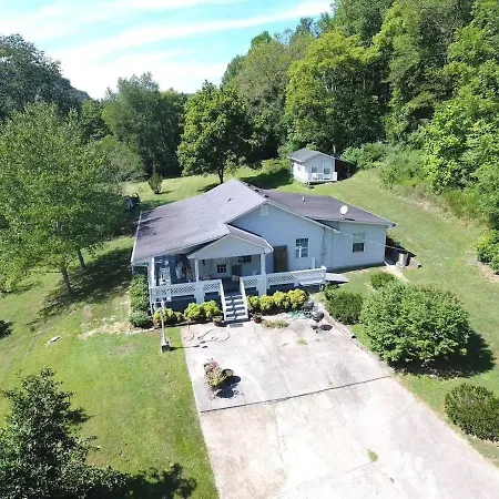 Hillbilly Haven Vila